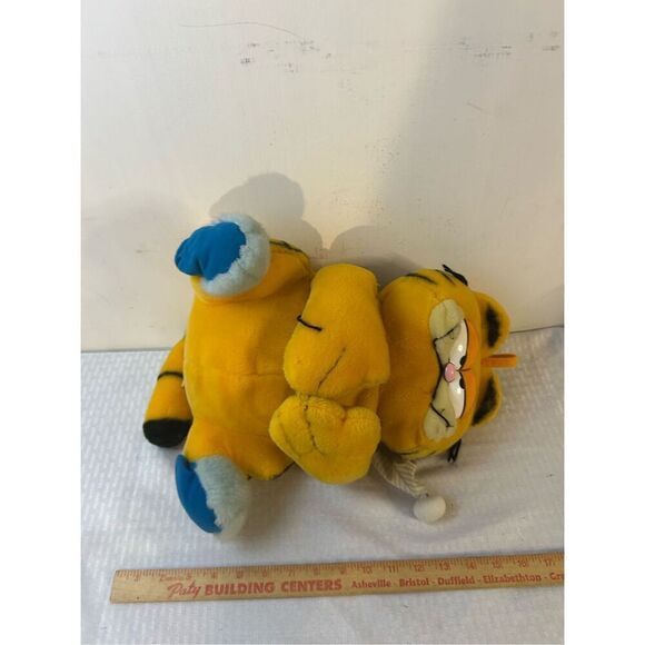 Garfield 16" pj hat 1981 zipper stuffed animal - Picture 2 of 8